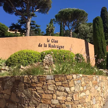 Apartment Climatise 2 Pieces Avec Terrasse Et Jardin A - Fr-1-780-59 Sainte-Maxime
